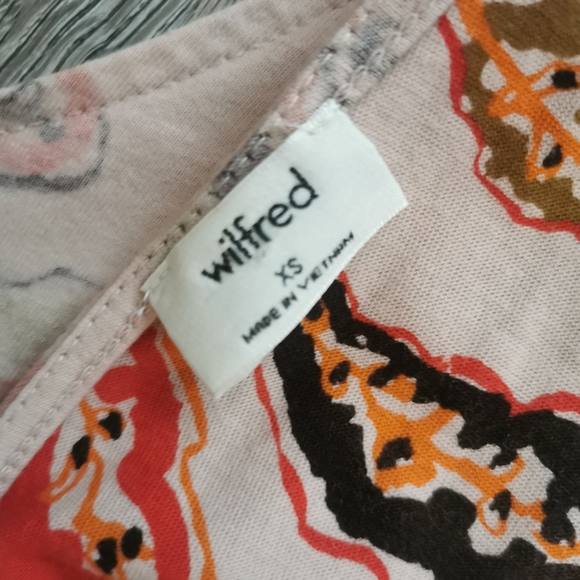 Pink Wilfred XS tie shirt - Picture 3 of 3